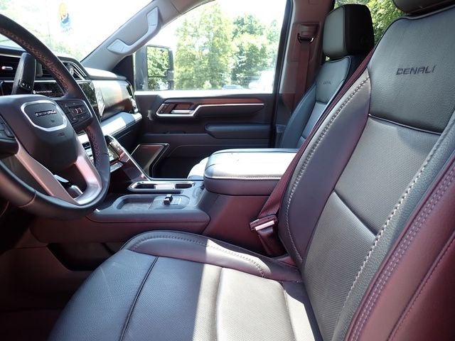 2025 GMC Sierra 2500HD Denali