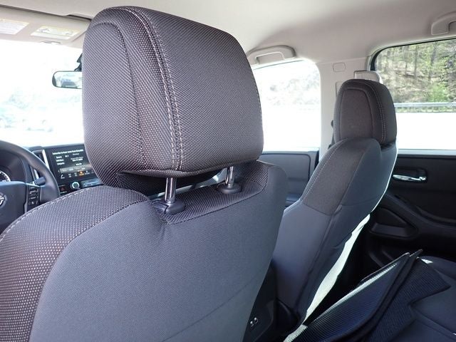 2025 Nissan Frontier SV - Photo 17