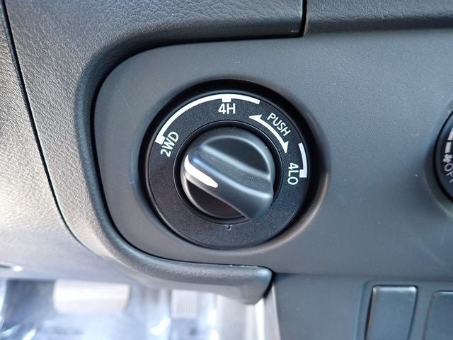 2025 Nissan Frontier SV - Photo 26