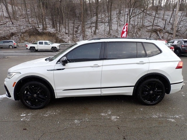 2022 Volkswagen Tiguan 2.0T SE R-Line Black