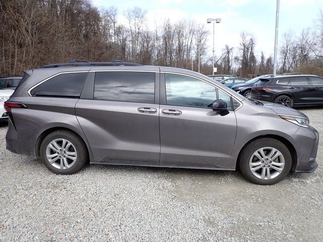 2022 Toyota Sienna XSE 7 Passenger
