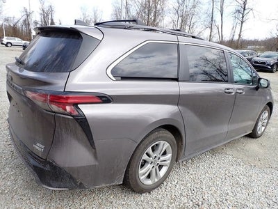 2022 Toyota Sienna XSE 7 Passenger