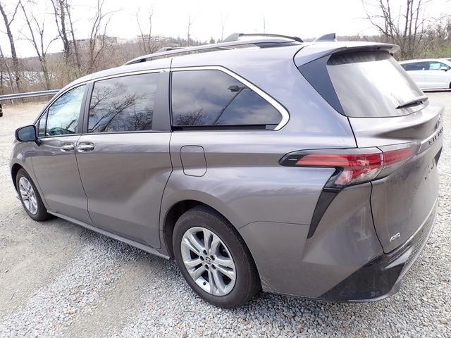 2022 Toyota Sienna XSE 7 Passenger