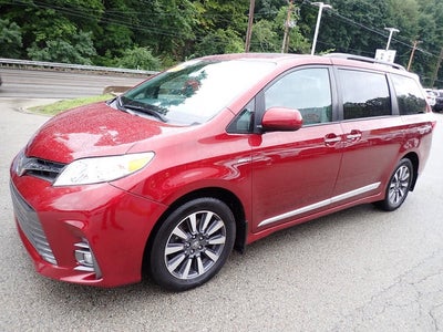 2020 Toyota Sienna XLE 7 Passenger