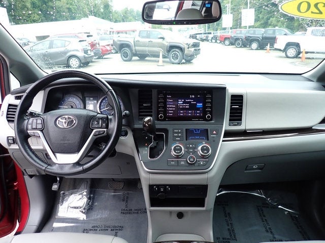 2020 Toyota Sienna XLE 7 Passenger
