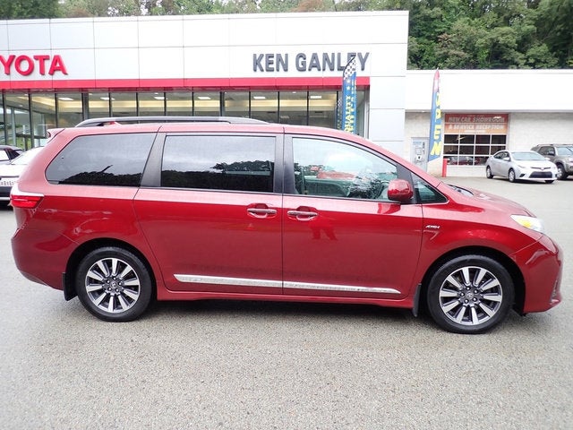 2020 Toyota Sienna XLE 7 Passenger