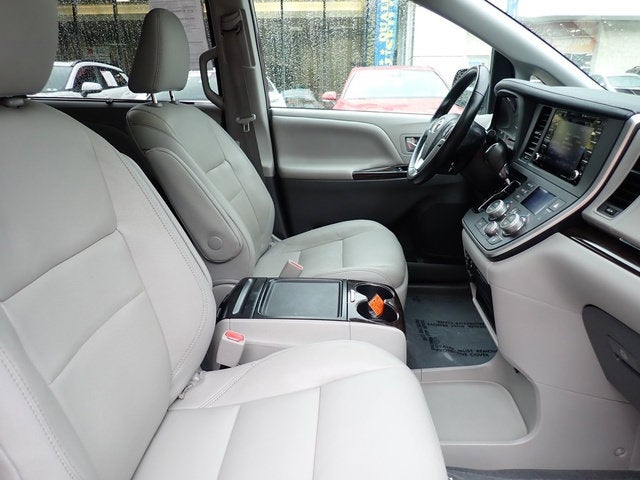 2020 Toyota Sienna XLE 7 Passenger