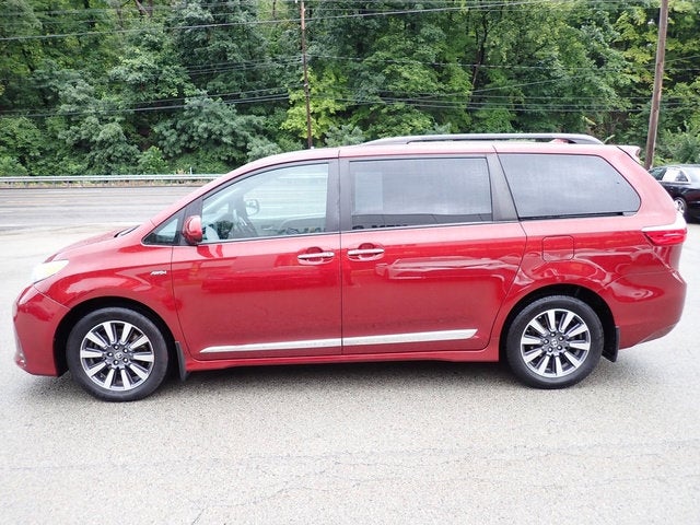 2020 Toyota Sienna XLE 7 Passenger