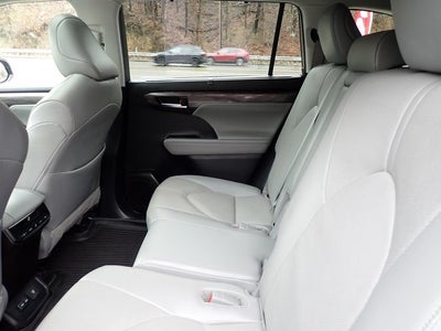 2022 Toyota Highlander Limited