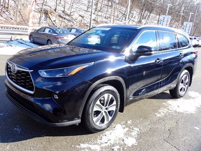 2022 Toyota Highlander Hybrid XLE