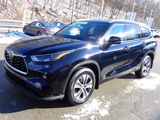 2022 Toyota Highlander Hybrid XLE