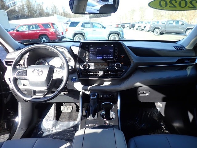 2022 Toyota Highlander Hybrid XLE