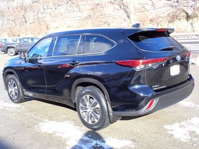 2022 Toyota Highlander Hybrid XLE