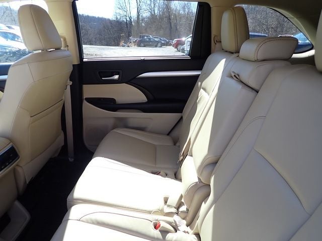 2017 Toyota Highlander Base