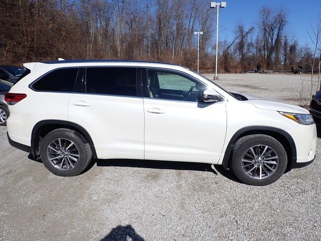 2017 Toyota Highlander Base