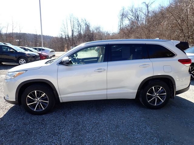 2017 Toyota Highlander Base