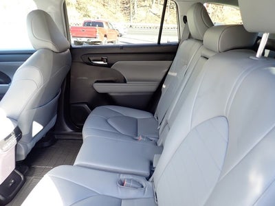 2023 Toyota Highlander XLE