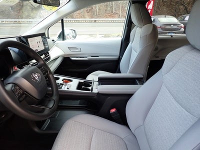 2025 Toyota Sienna LE 8 Passenger