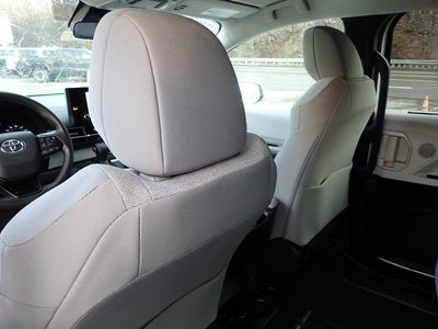 2025 Toyota Sienna LE 8 Passenger