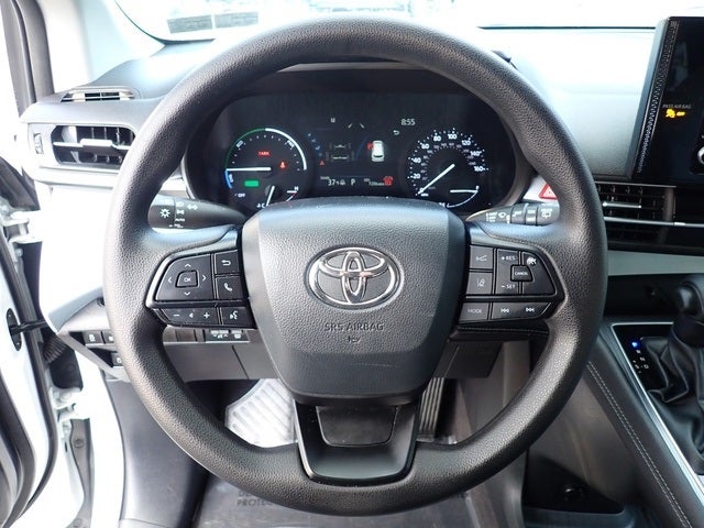 2025 Toyota Sienna LE 8 Passenger