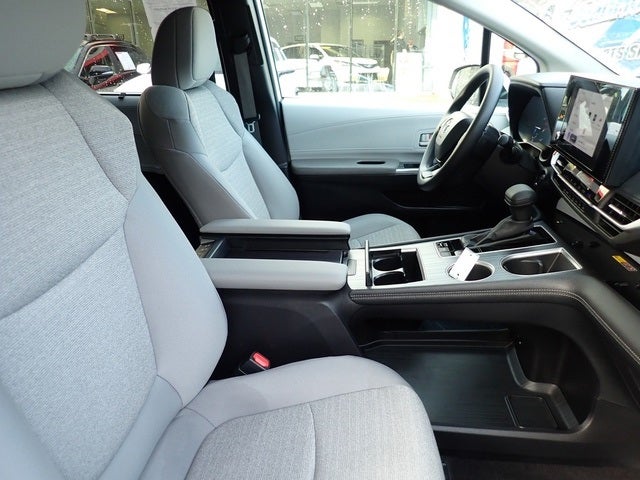 2025 Toyota Sienna LE 8 Passenger