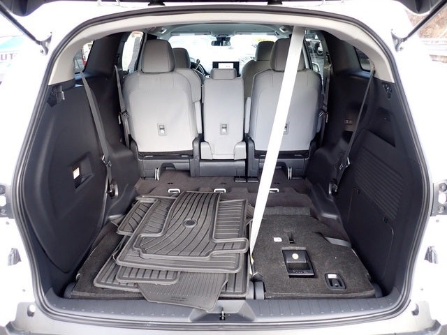 2025 Toyota Sienna LE 8 Passenger