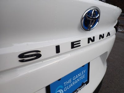 2025 Toyota Sienna LE 8 Passenger