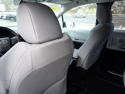 2025 Toyota Sienna LE 8 Passenger