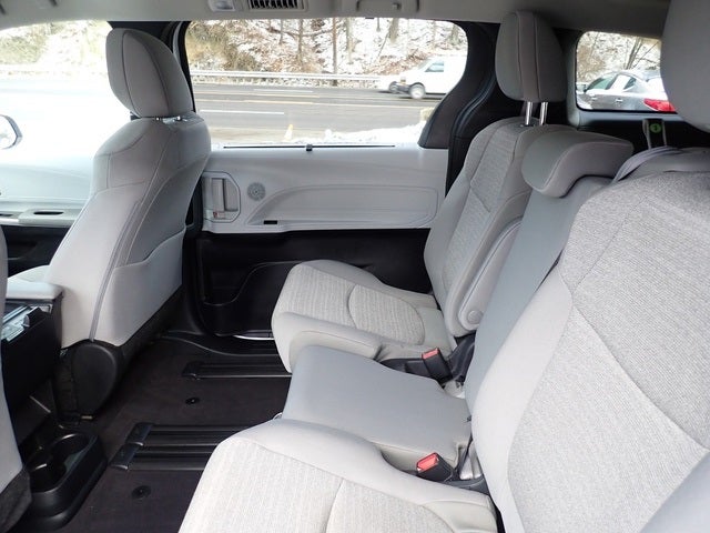 2025 Toyota Sienna LE 8 Passenger