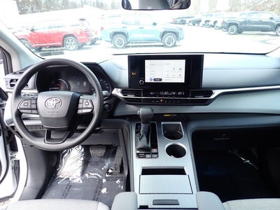 2025 Toyota Sienna LE 8 Passenger
