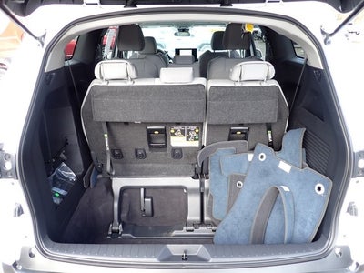 2025 Toyota Sienna LE 8 Passenger