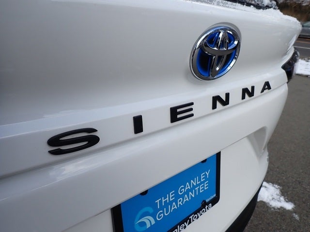 2025 Toyota Sienna LE 8 Passenger