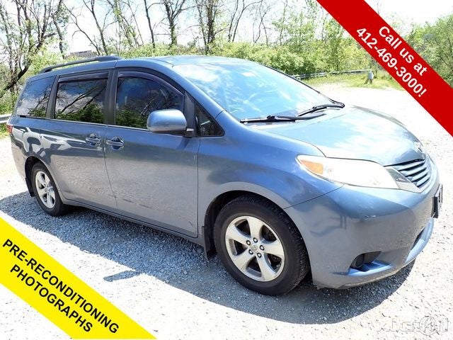 2017 Toyota Sienna LE 8 Passenger