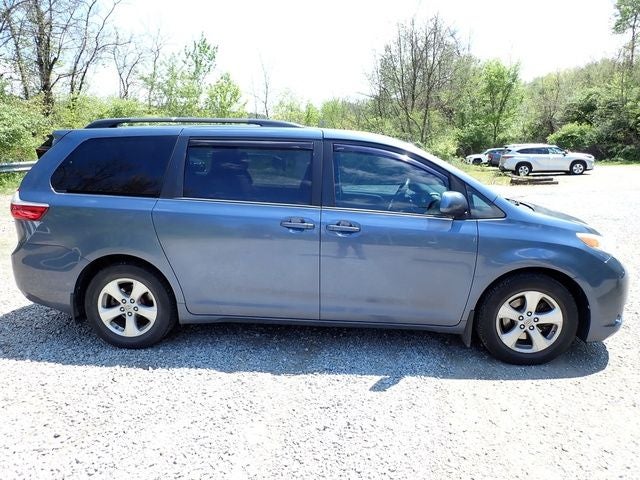 2017 Toyota Sienna LE 8 Passenger