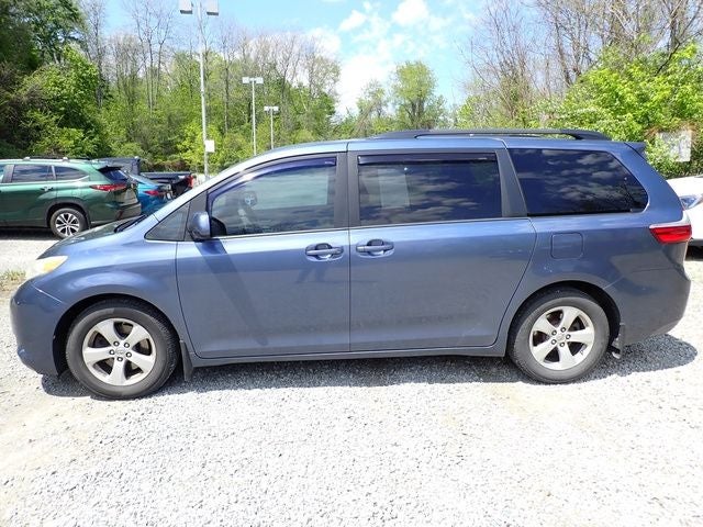 2017 Toyota Sienna LE 8 Passenger