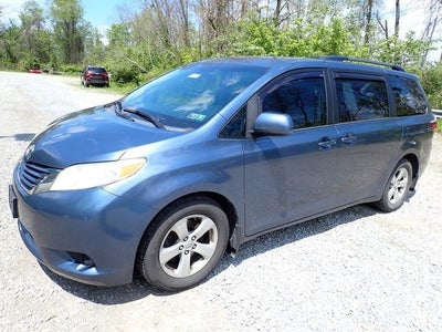 2017 Toyota Sienna LE 8 Passenger