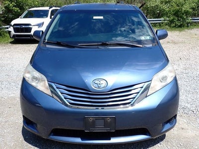 2017 Toyota Sienna LE 8 Passenger