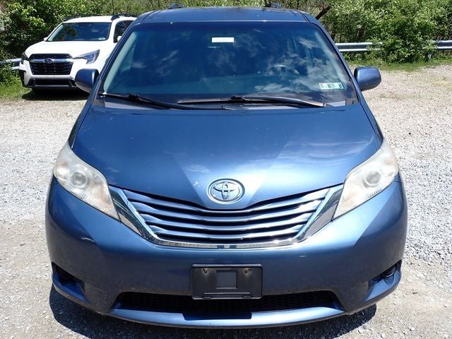 2017 Toyota Sienna LE 8 Passenger