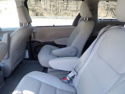 2020 Toyota Sienna XLE