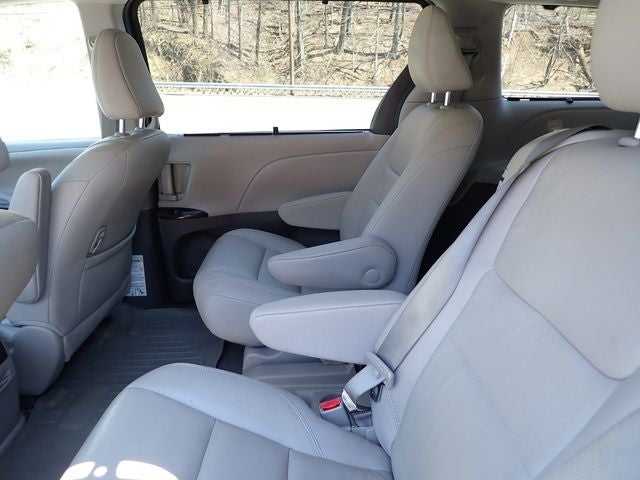 2020 Toyota Sienna XLE