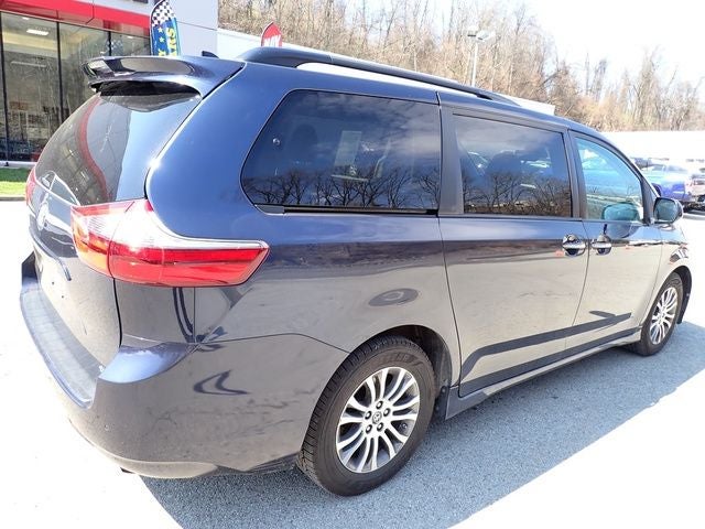 2020 Toyota Sienna XLE