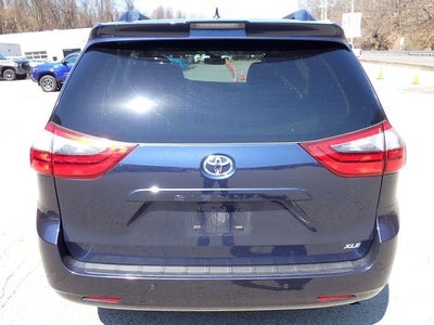 2020 Toyota Sienna XLE