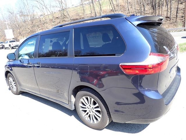 2020 Toyota Sienna XLE