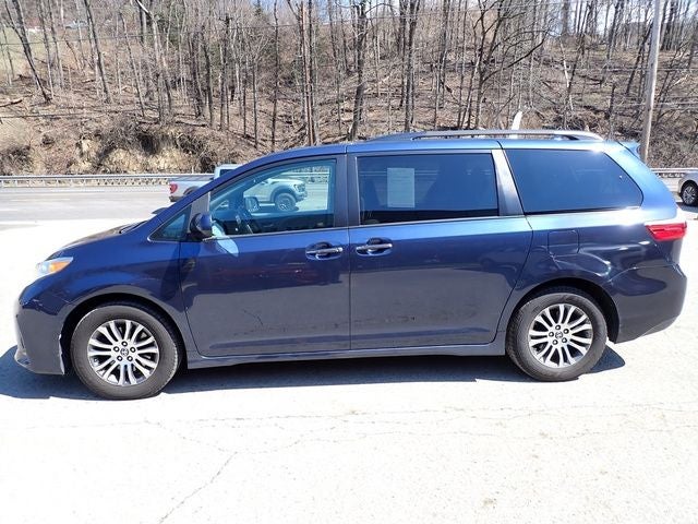 2020 Toyota Sienna XLE