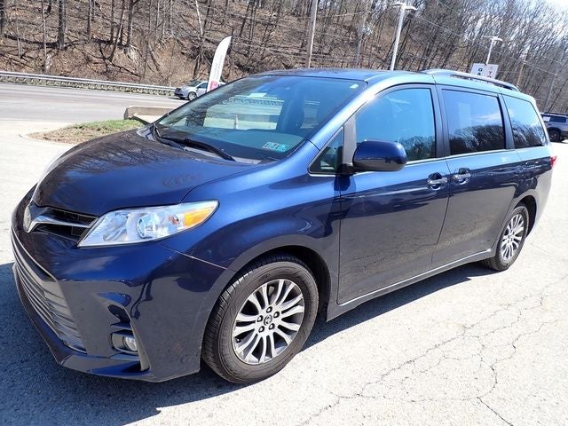 2020 Toyota Sienna XLE