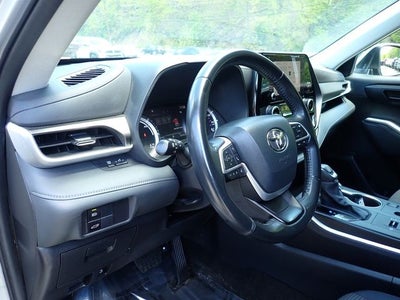 2023 Toyota Highlander Hybrid LE