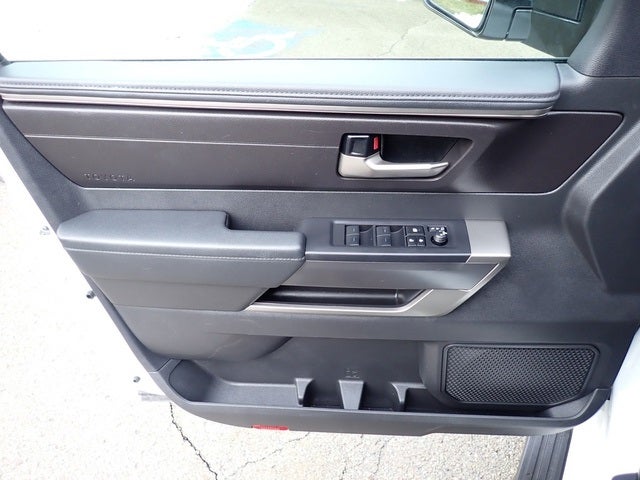 2025 Toyota Sequoia SR5