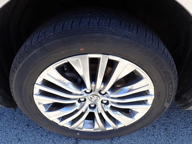 2023 Toyota Venza XLE