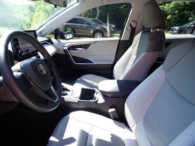 2025 Toyota RAV4 Hybrid XLE Premium