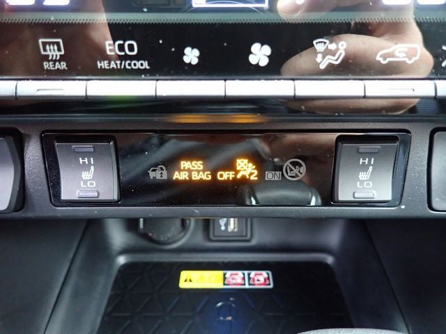 2025 Toyota RAV4 Hybrid XSE